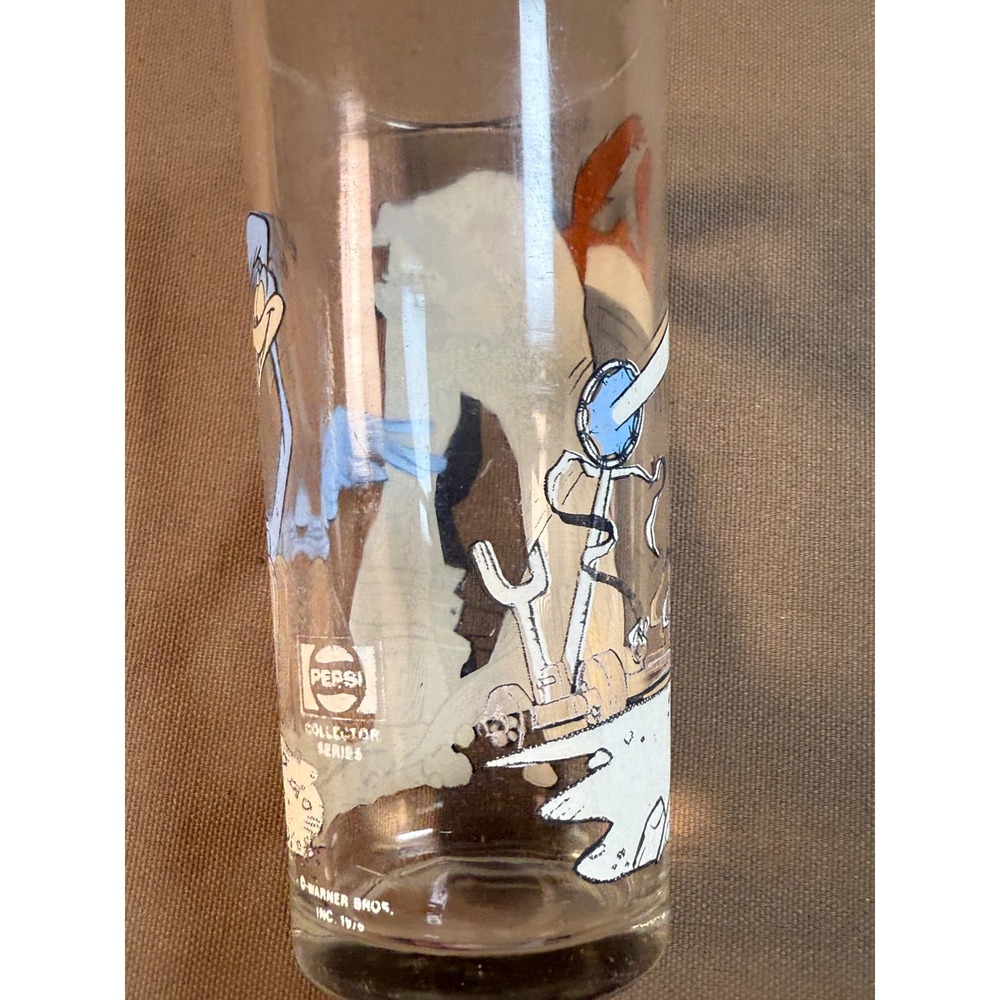 Vintage 1976 Pepsi Warner Bros Road Runner & Wile E. Coyote Collector Glass - Picture 3 of 7